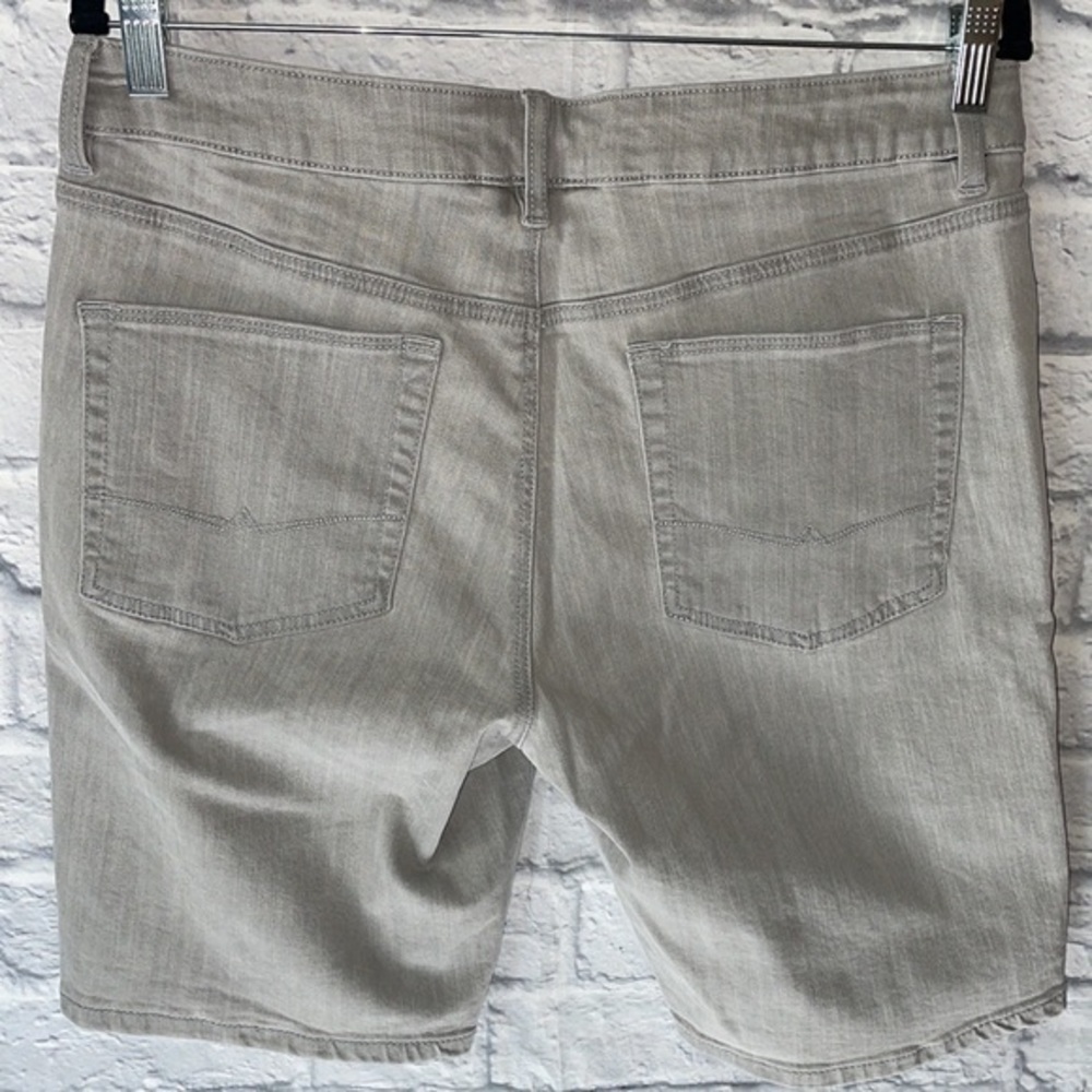 ASOS Mens Stretch Gray Casual Denim Bermuda Jean Shorts - Picture 4 of 9